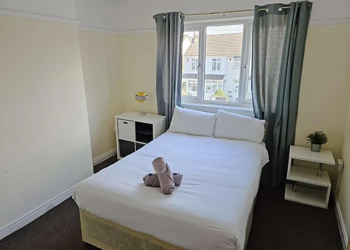 Дом отдыха 4-bed House - Fast Wifi, Self Check-in, Parking-ideal For Contractors And Work