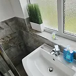 6-bed House - Fast Wifi, Self Check-in, Parking-ideal For Contractors And Work Holiday home Bristol