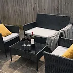 6 Bedroom House With Parking ,, Garden Fast Wifi -ideal For Contractors And Work Casa vacanze