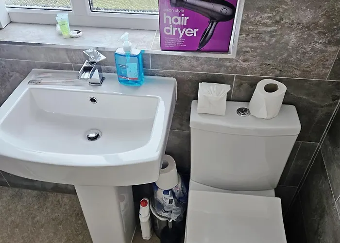 Tatil Evi 4-bed House - Fast Wifi, Self Check-in, Parking-ideal For Contractors And Work