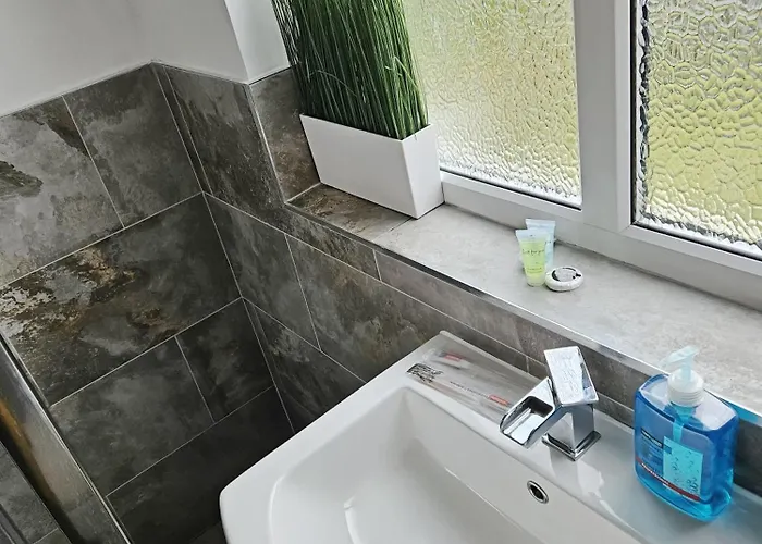 6-bed House - Fast Wifi, Self Check-in, Parking-ideal For Contractors And Work Prázdninový dům Bristol