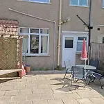 6-bed House - Fast Wifi, Self Check-in, Parking-ideal For Contractors And Work Сasa de vacaciones