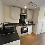 6-bed House - Fast Wifi, Self Check-in, Parking-ideal For Contractors And Work *