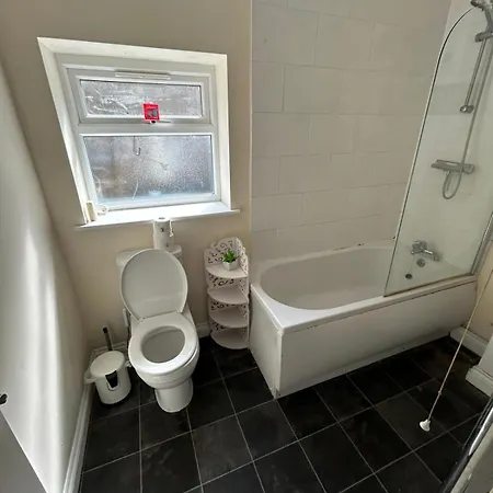 6 Bedroom House With Parking ,, Garden Fast Wifi -ideal For Contractors And Work Σπίτι διακοπών Μπρίστολ