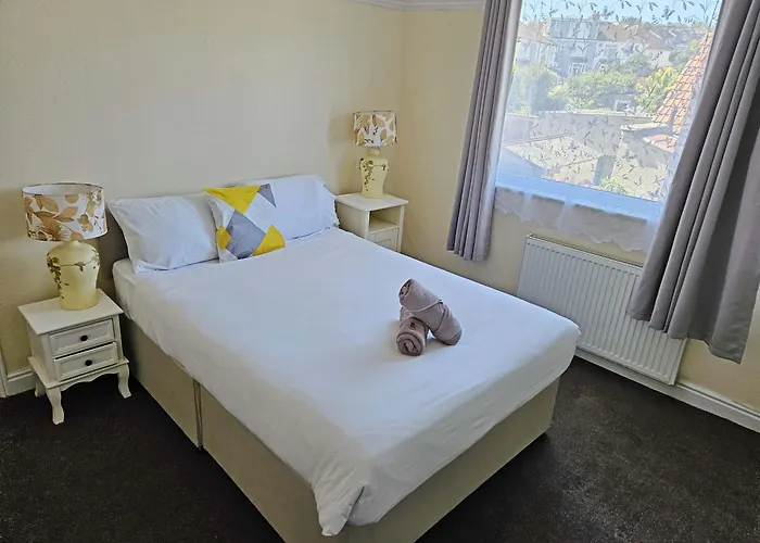 6-bed House - Fast Wifi, Self Check-in, Parking-ideal For Contractors And Work *